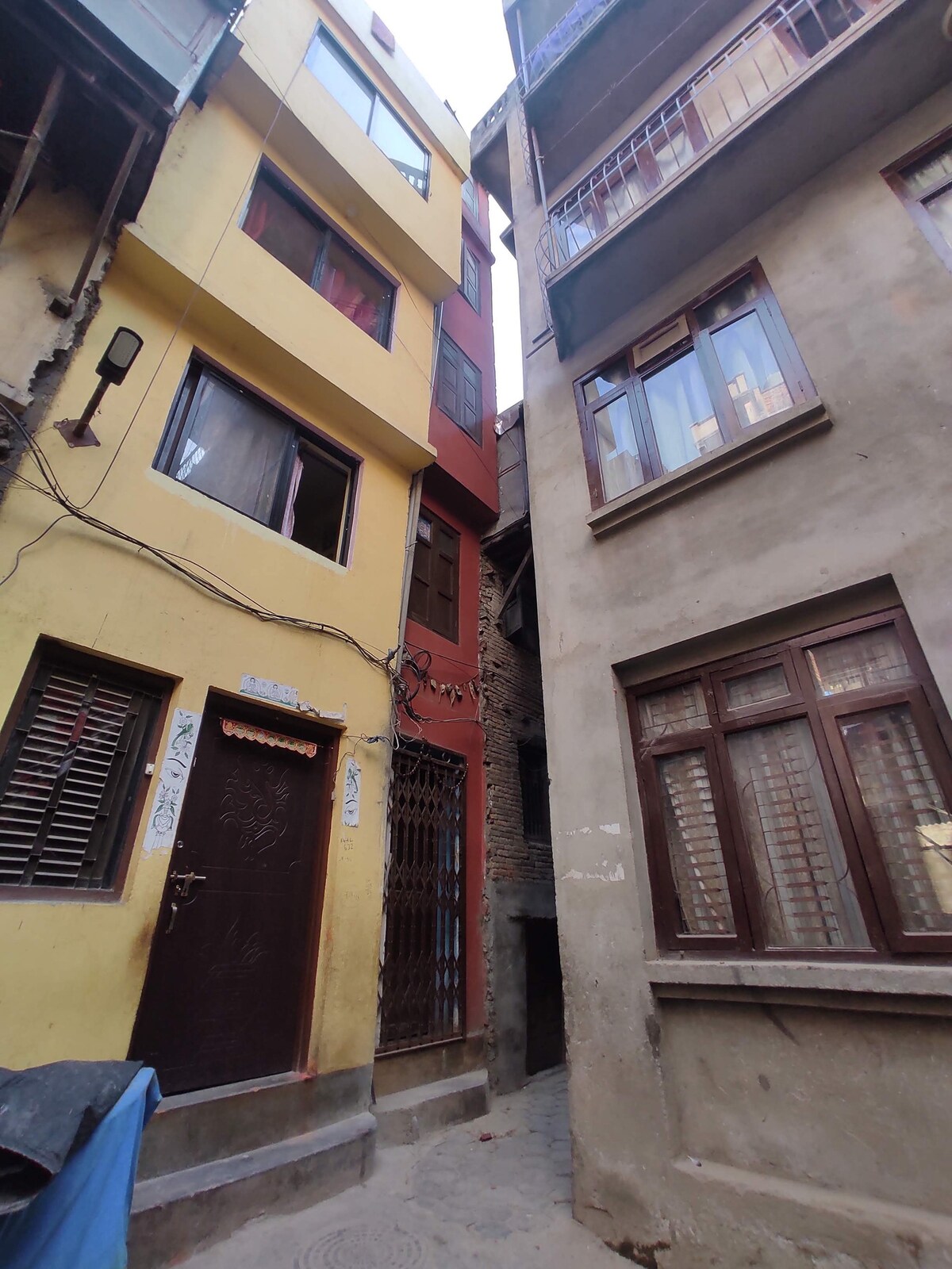 Experience beauty of 6ft home — photo