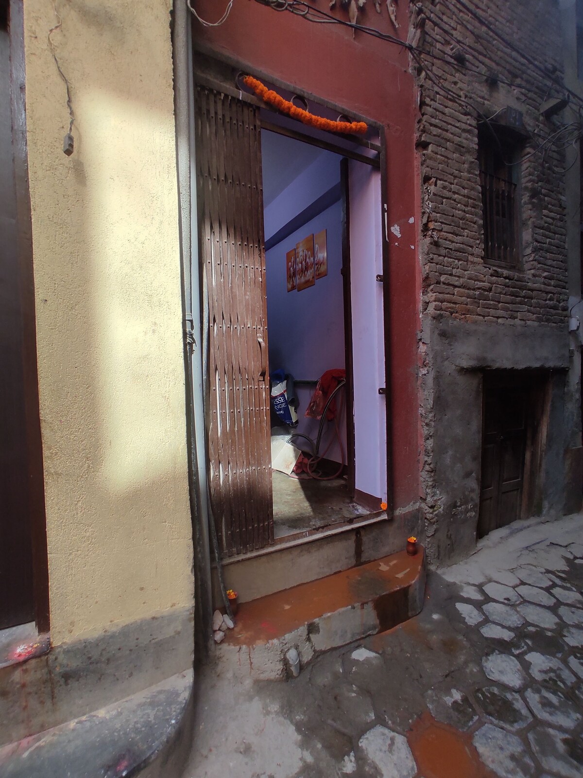 Experience beauty of 6ft home — photo