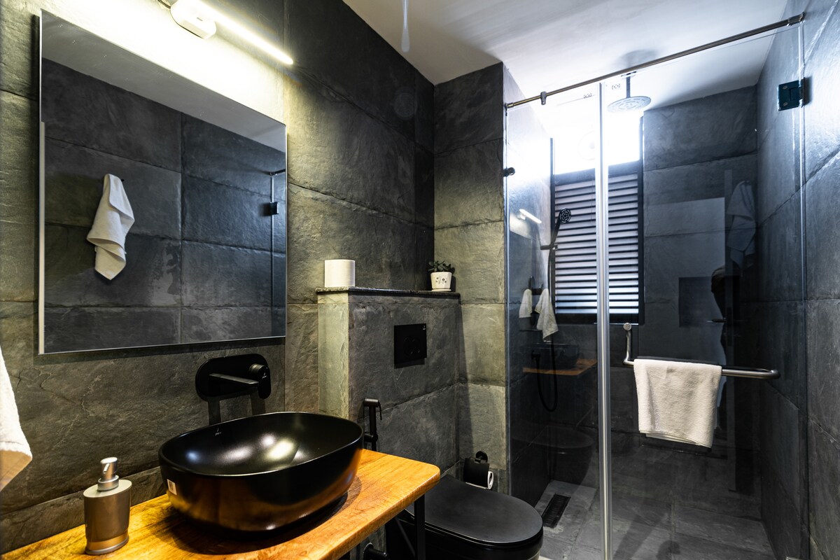 Makalu Room at Karwaan Bed and Breakfast — photo