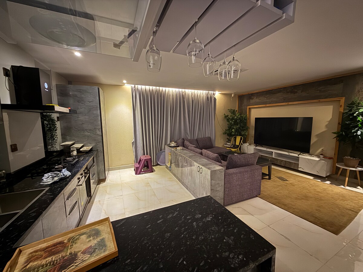 Luxury Penthouse for Stay | Mountain - City View — photo