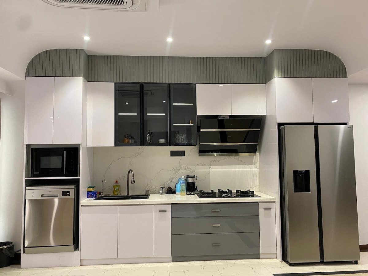 Premium 3BR Apt. next to Radisson Hotel — photo