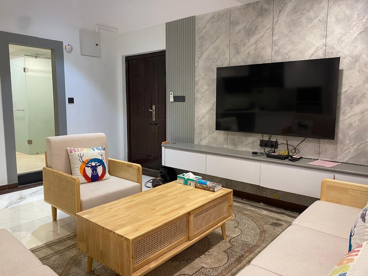 Premium 3BR Apt. next to Radisson Hotel — photo