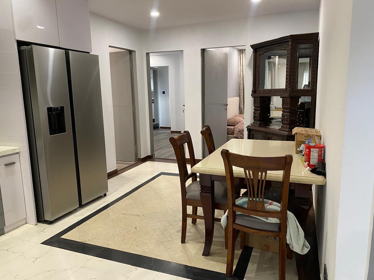 Premium 3BR Apt. next to Radisson Hotel — photo