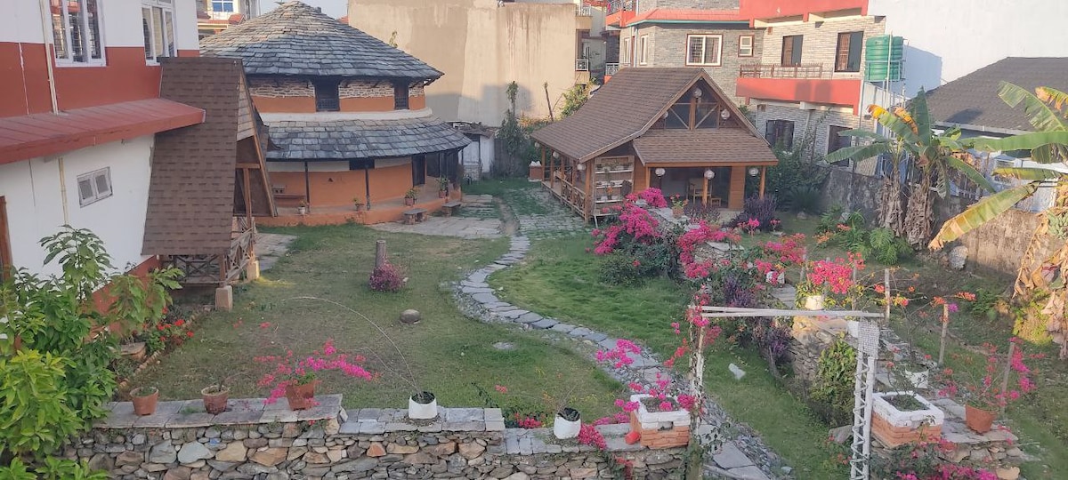 Damaru Roundhouse stay — photo