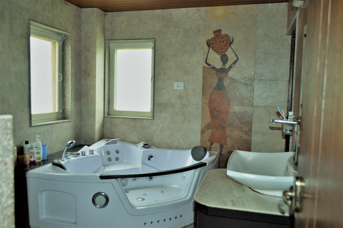 Mix of modern and contemprorary- room in kathmandu — photo