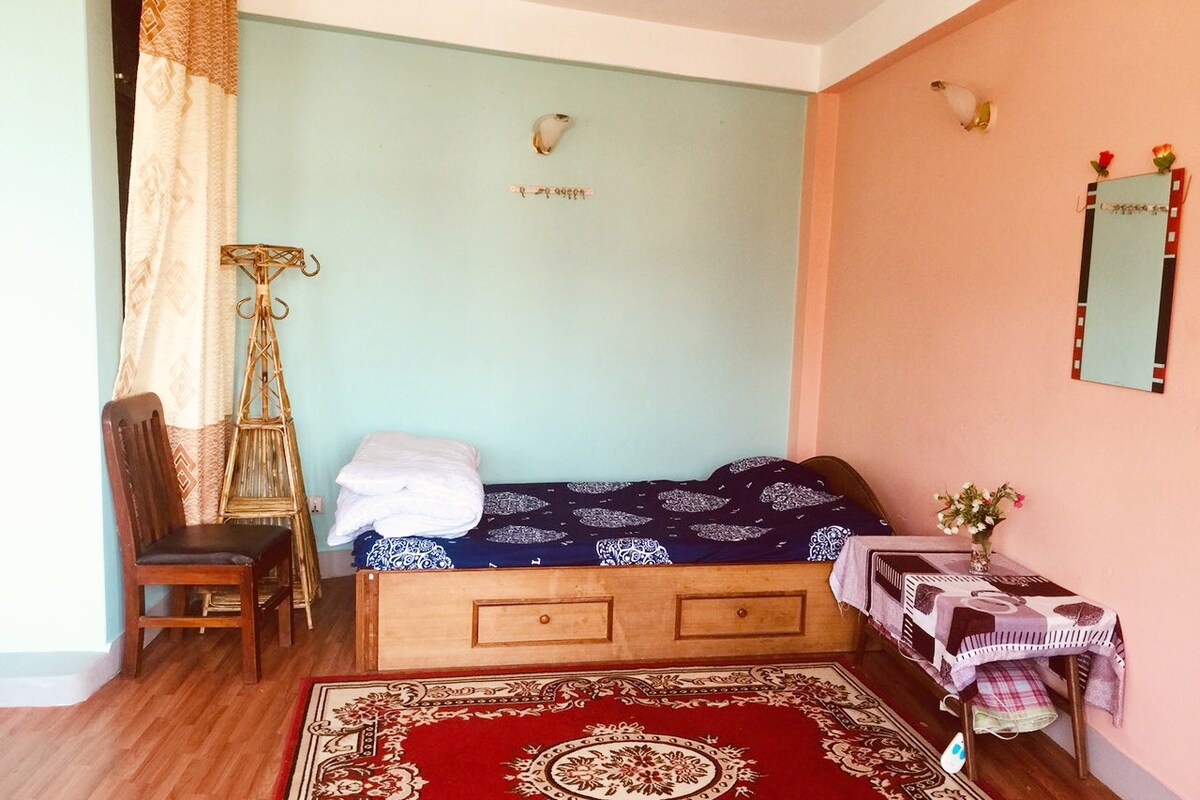 Sauraha cafe b&b, Kathmandu, Nepal