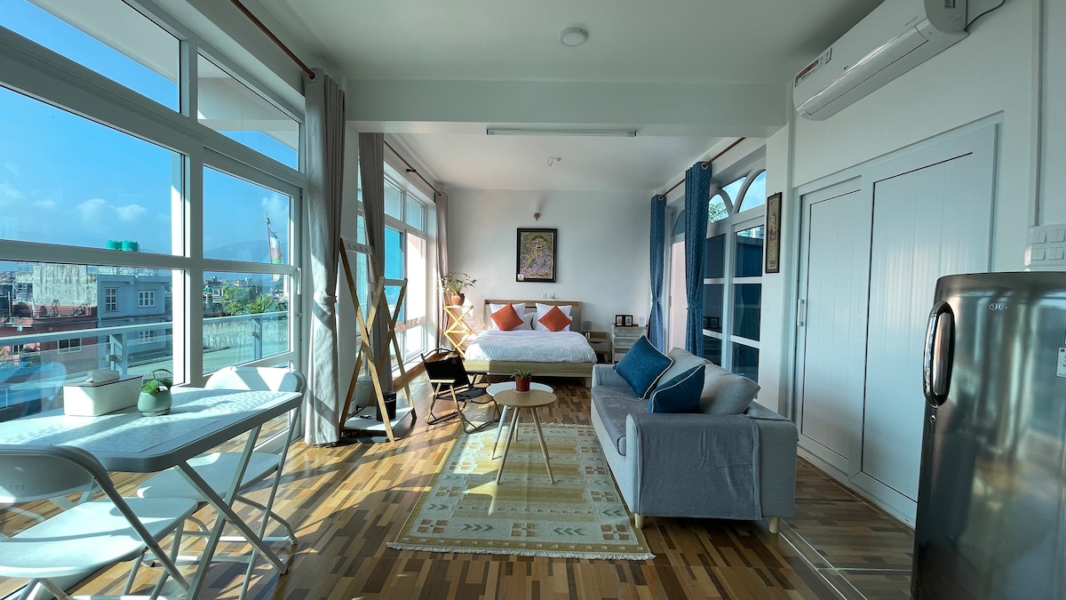 Bright Sunny studio apartment with Mountain view.
