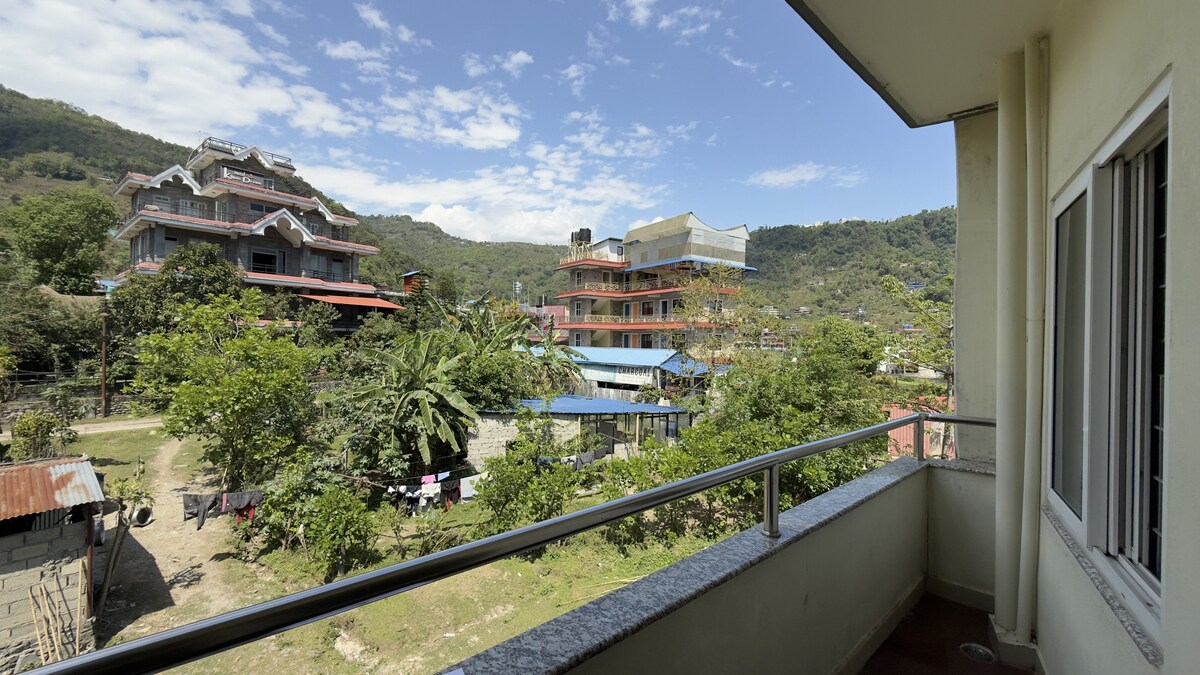 Comfortable Room with Private Bathroom — photo