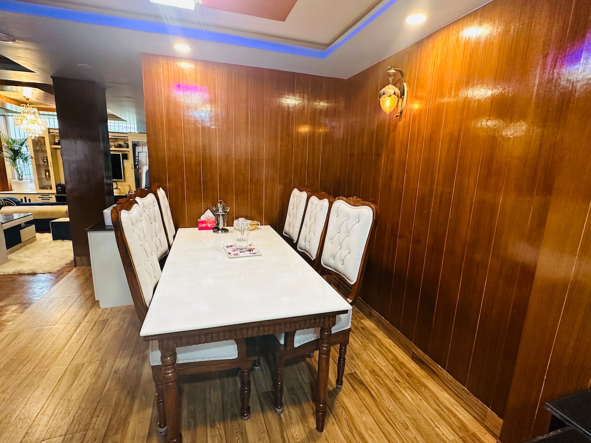 We are excited to see you. — photo