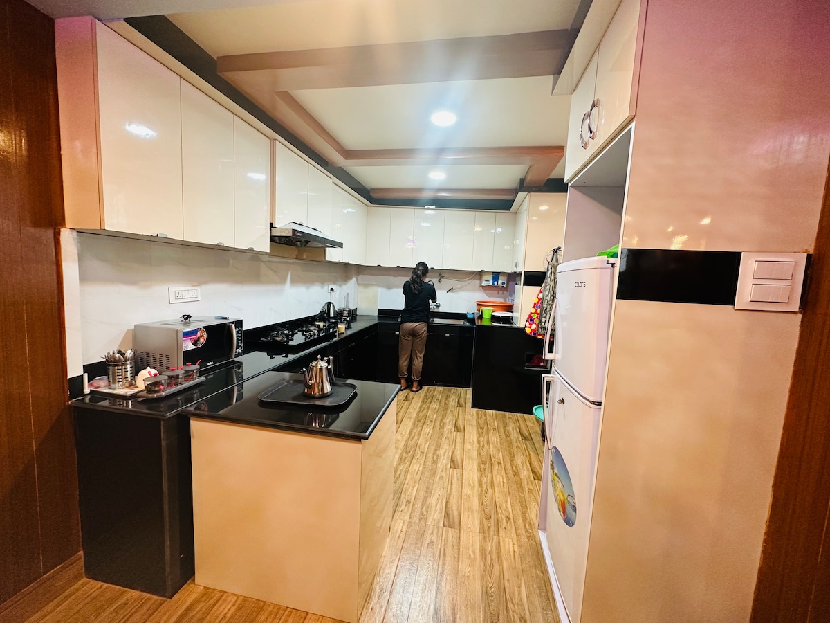 We are excited to see you. — photo