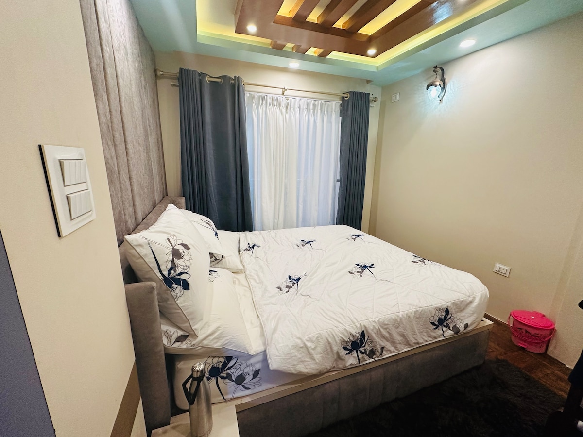 We are excited to see you. — photo