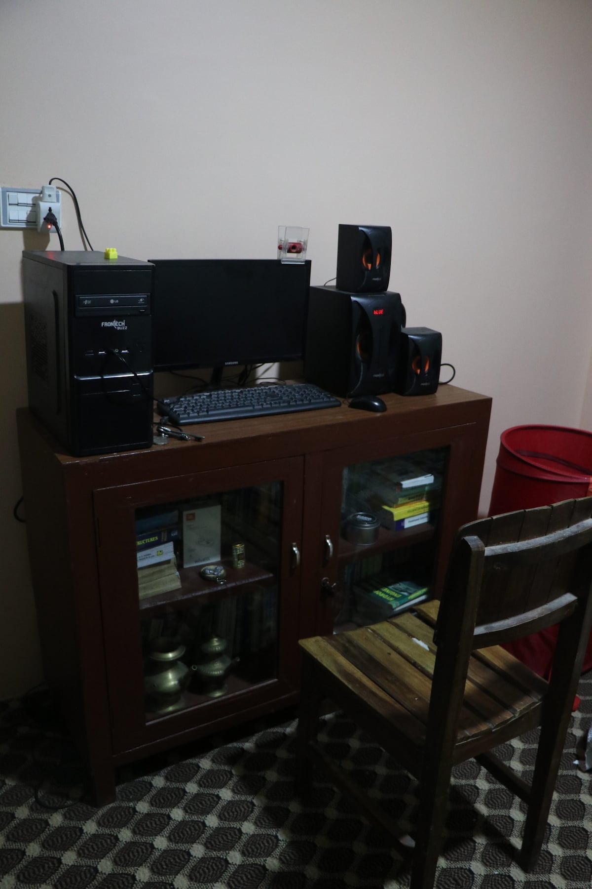 Books and Bed — photo