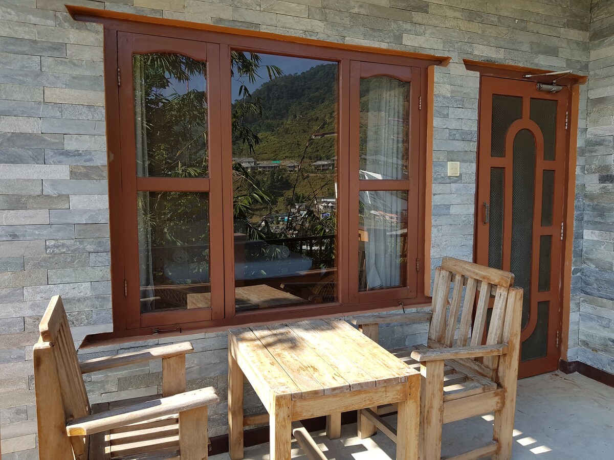 Annapurna II Superior Double Sunrise Village View — photo