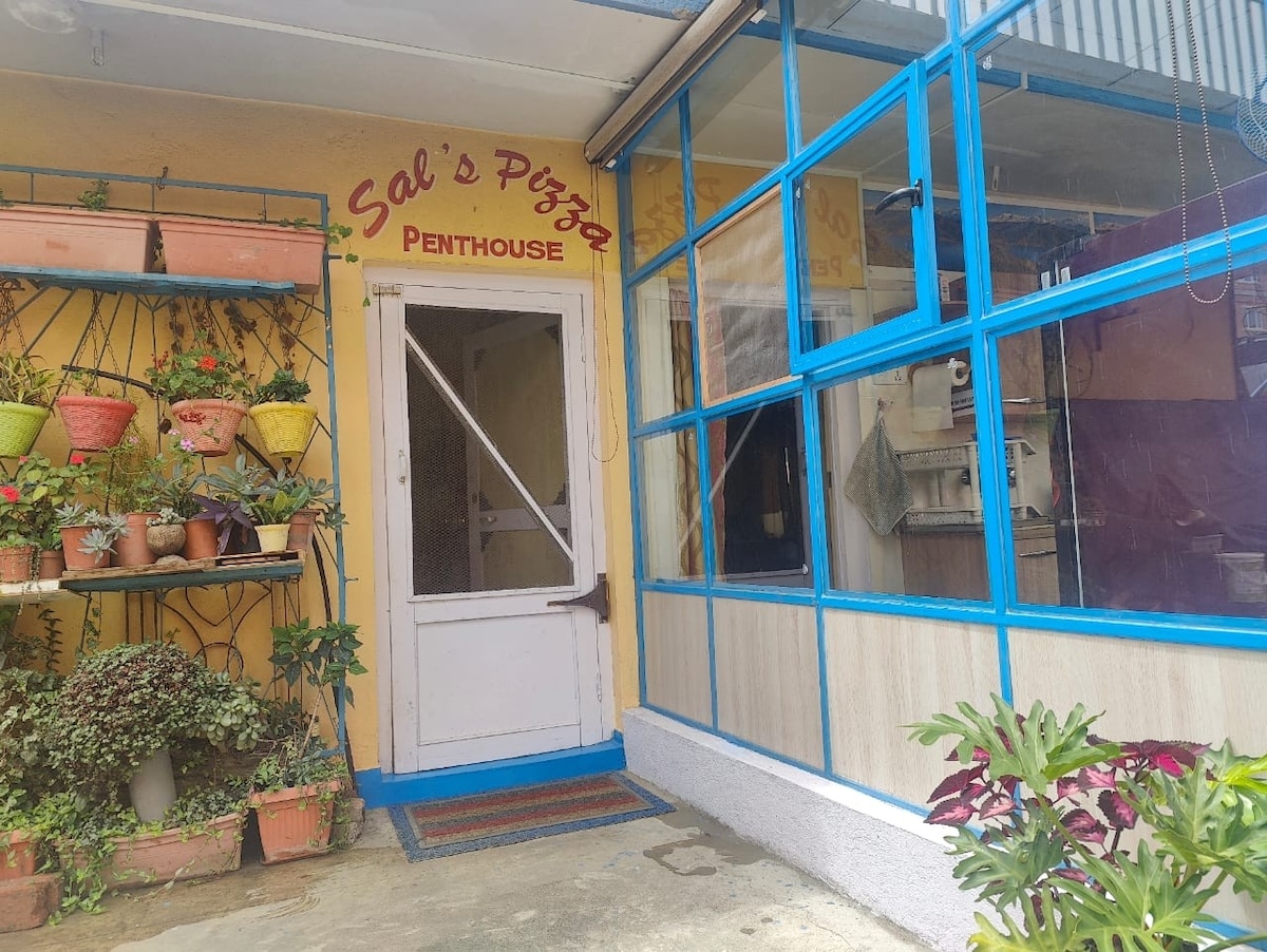 Sal's Pizza Penthouse