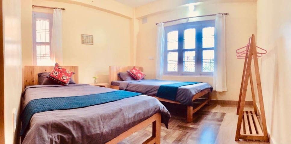 Modern apt for families and friends