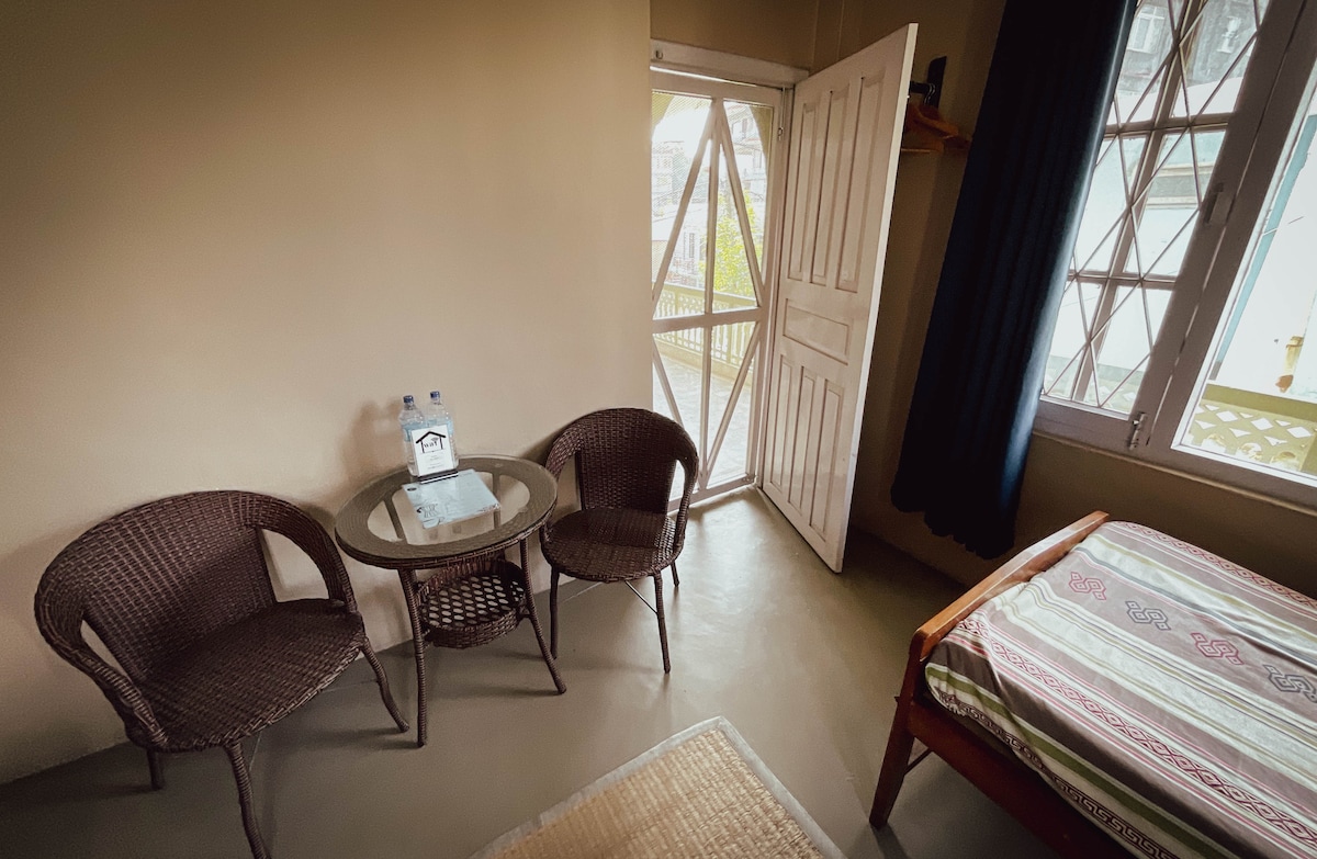 New Hotel Castle / Queen & Twin Room — photo