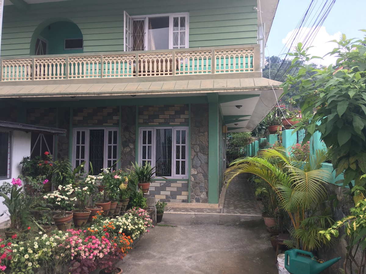 New Hotel Castle / Queen & Twin Room — photo