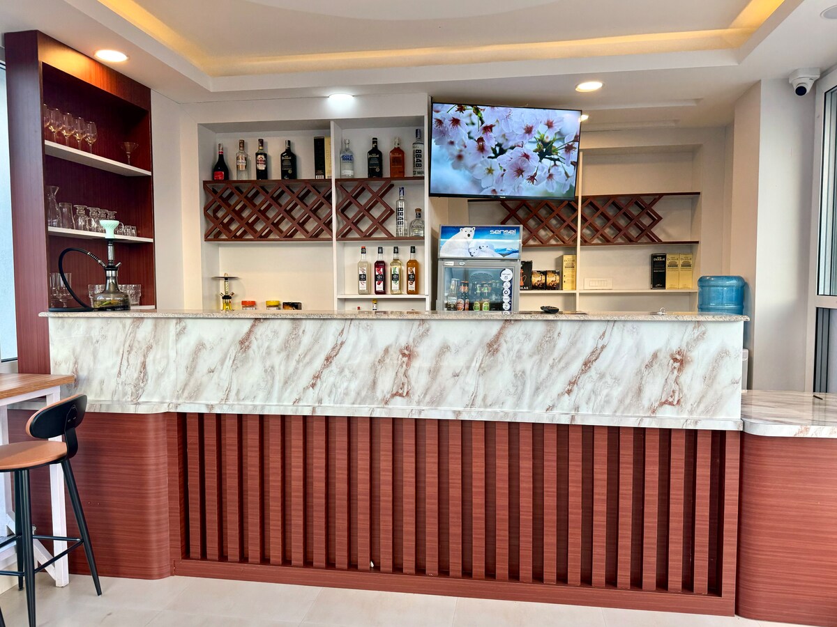 Alleyway express — photo