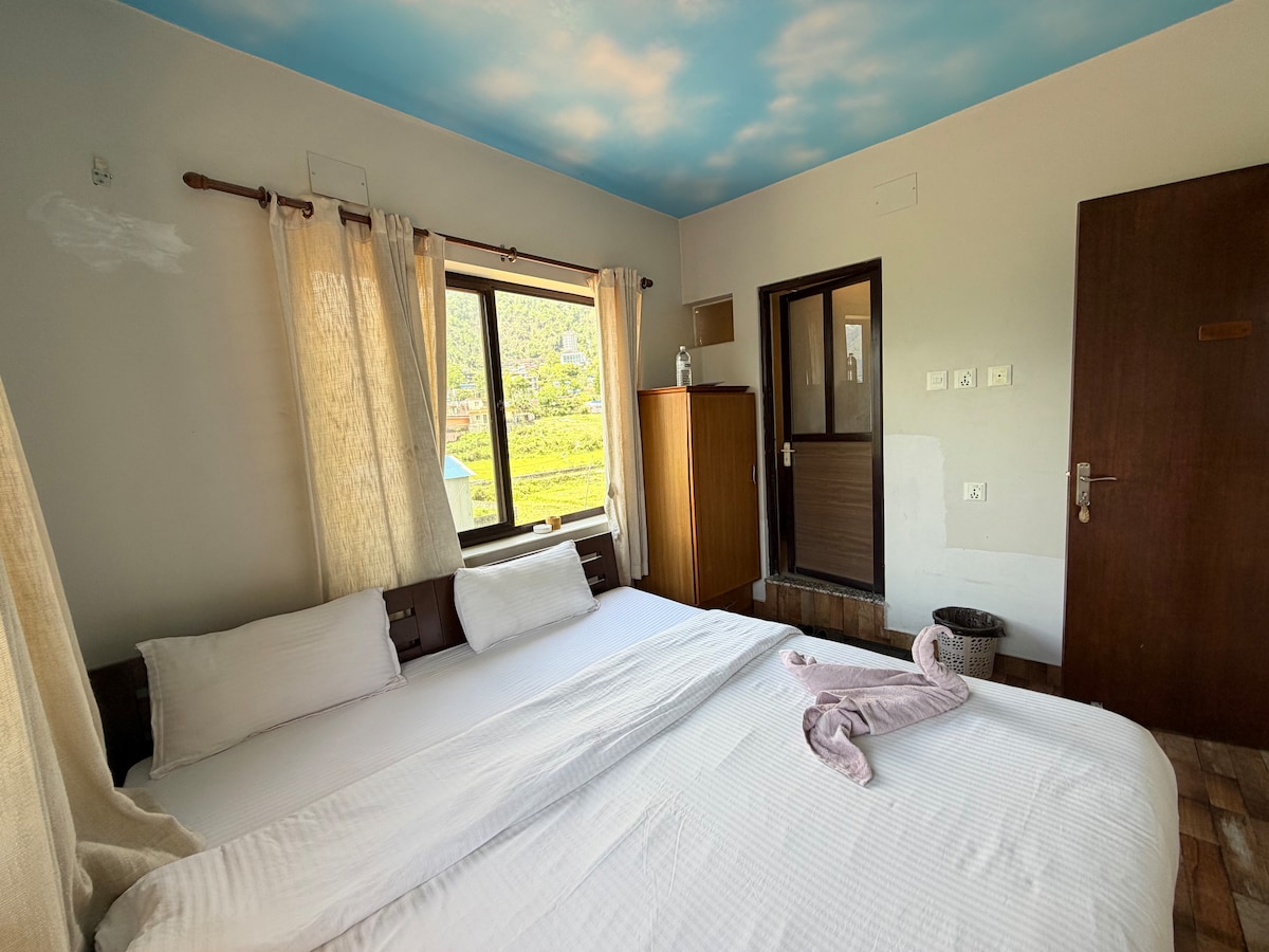 Cozy Room Near Lakeside Pokhara — photo