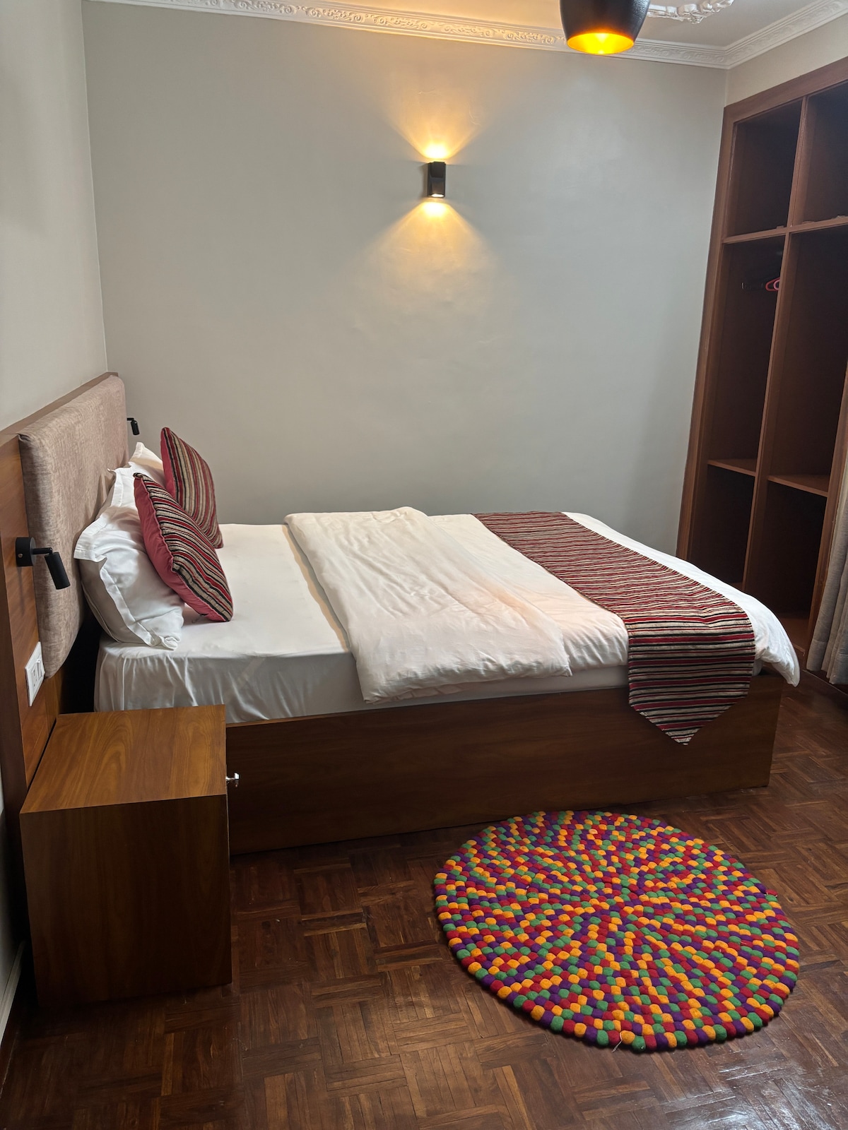 Beautiful Double Bed room by Mums Homestay