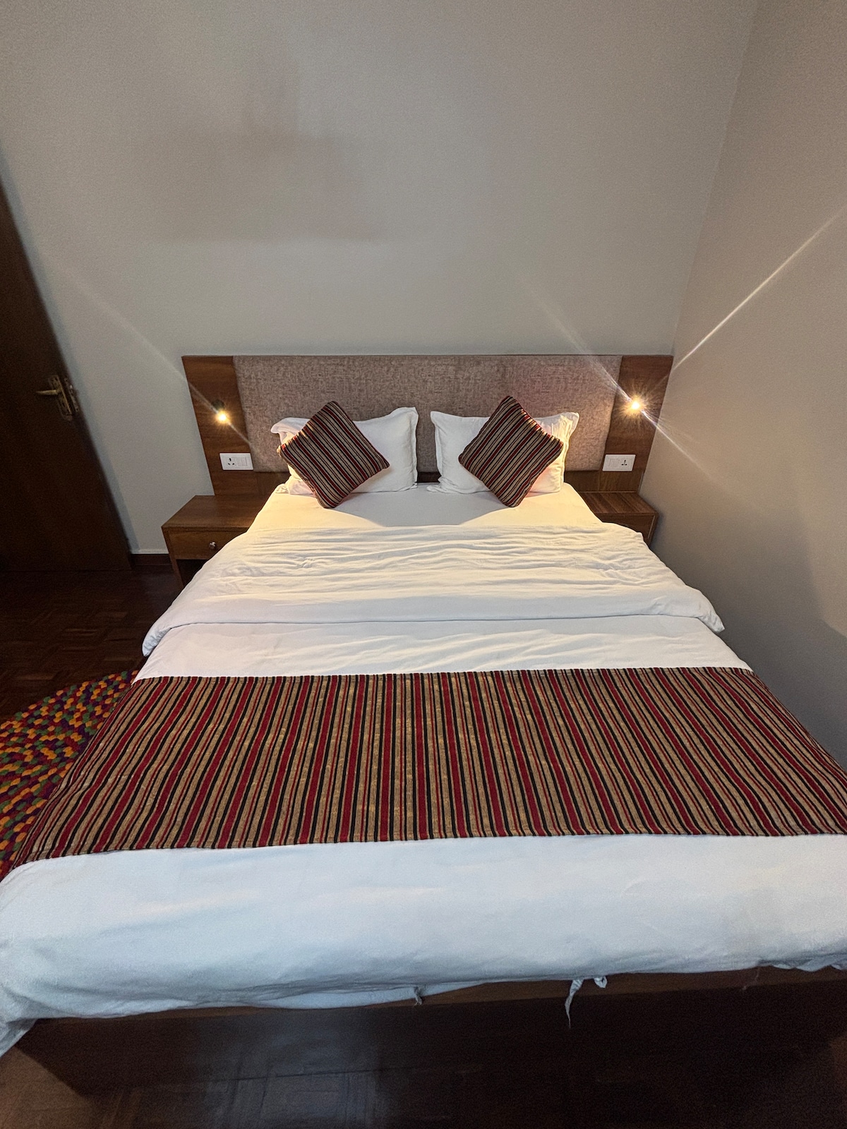 Beautiful Double Bed room by Mums Homestay — photo