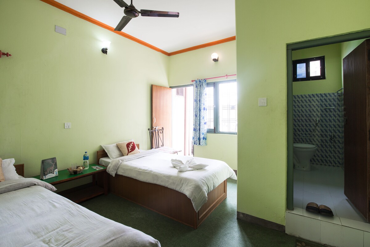 Cosy room at Bishnu Homestay — photo