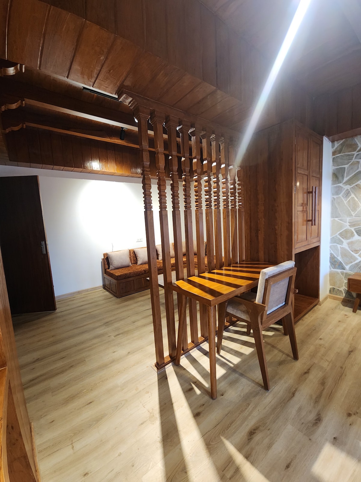 Beautiful Suite Room with Panoramic Mountain View — photo