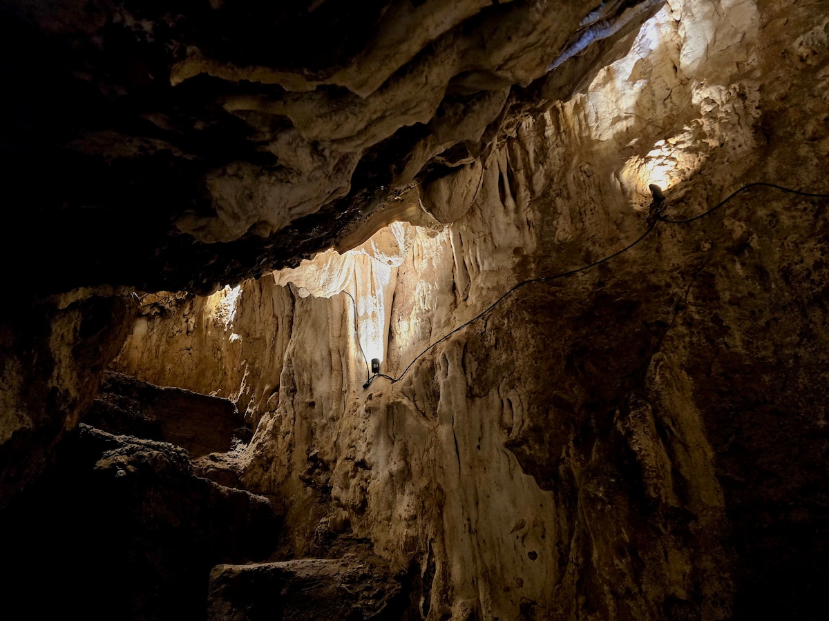 Private Peaceful Villa w/ Private Cave & Lakeview — photo