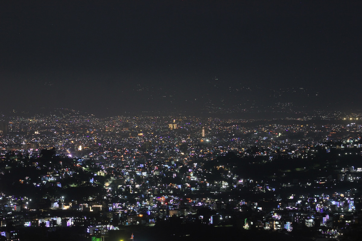 Beautiful house and garden — photo