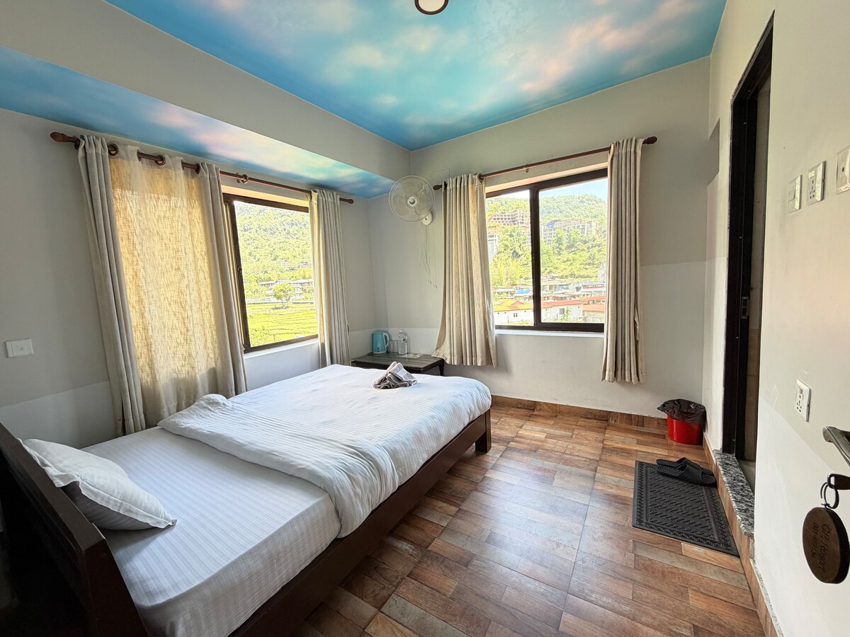 Cozy Private Room in Lakeside Pokhara — photo