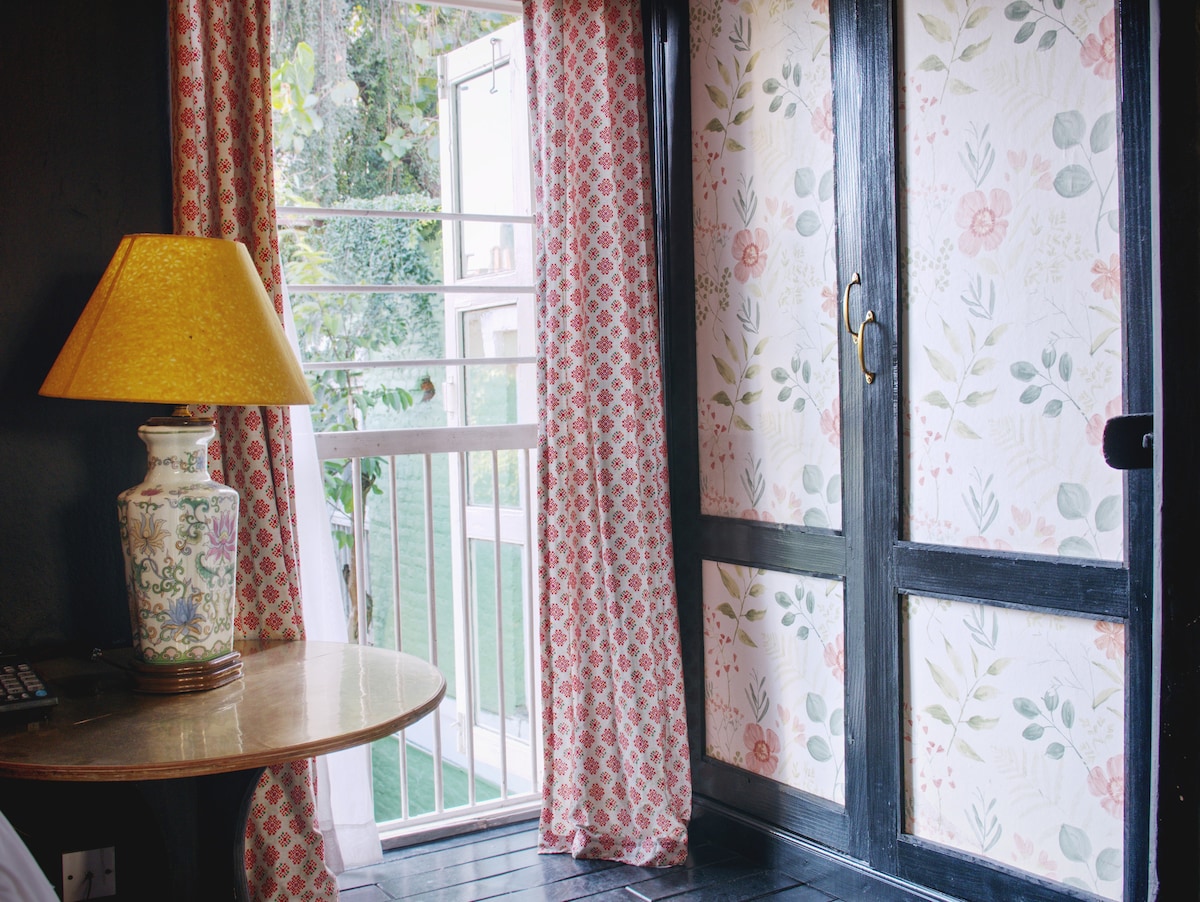 Romantic Luxury Suite | 18th Century Heritage Home — photo