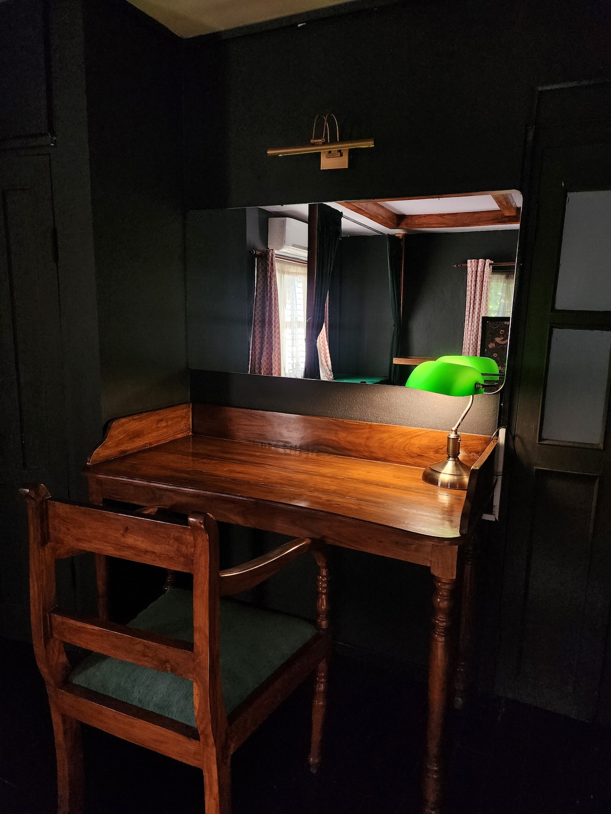 Romantic Luxury Suite | 18th Century Heritage Home — photo