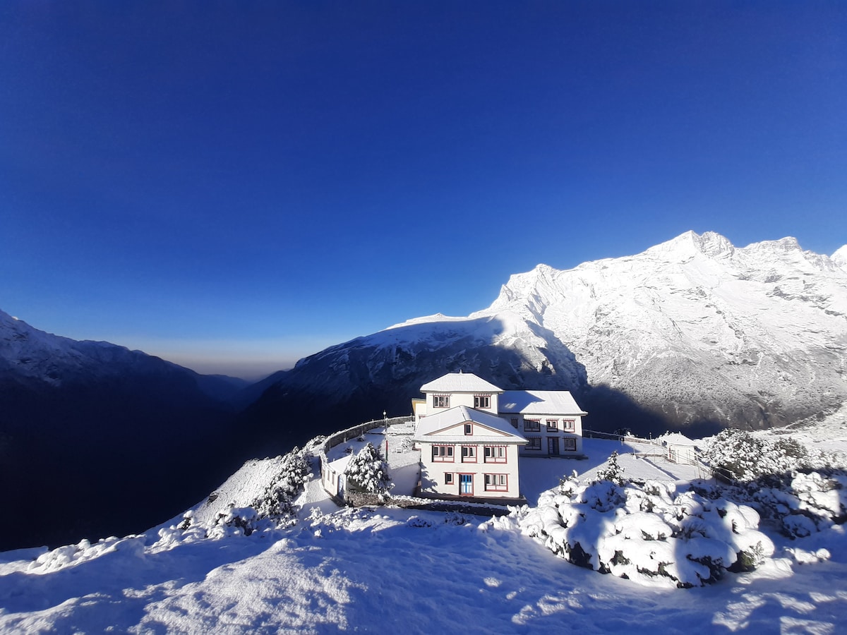 360 degree panoramic view of the Mountains. — photo