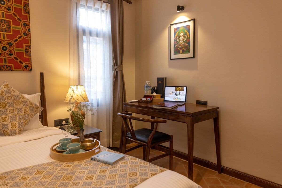 SUPER HOST | Designer Queen Bed with Breakfast! — photo