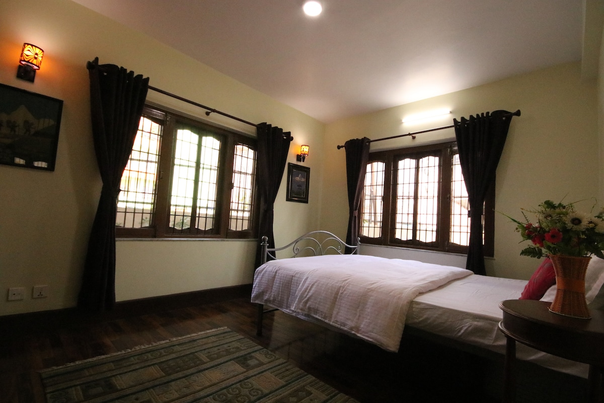 Queen's Forest Apartment — photo