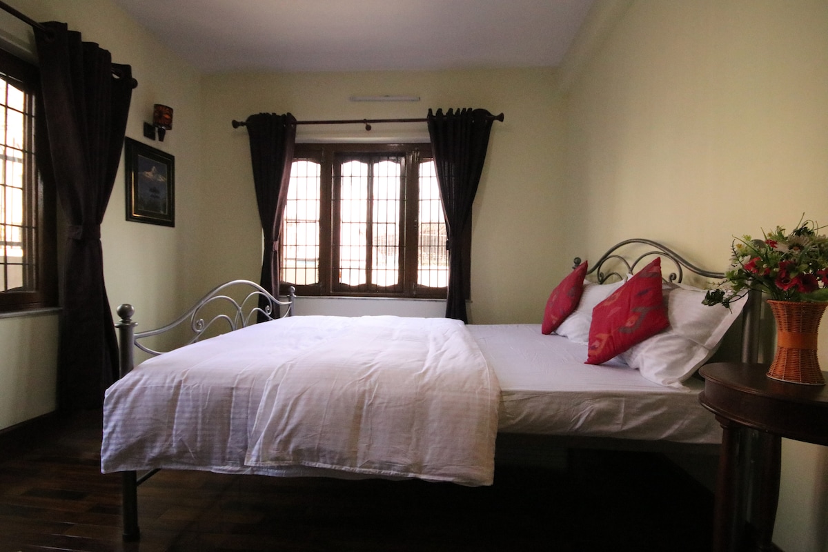 Queen's Forest Apartment — photo