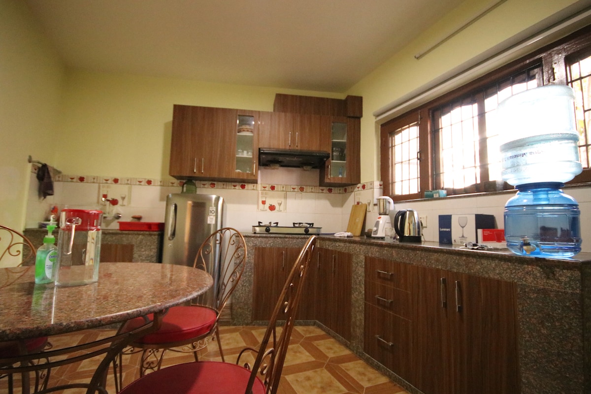 Queen's Forest Apartment — photo