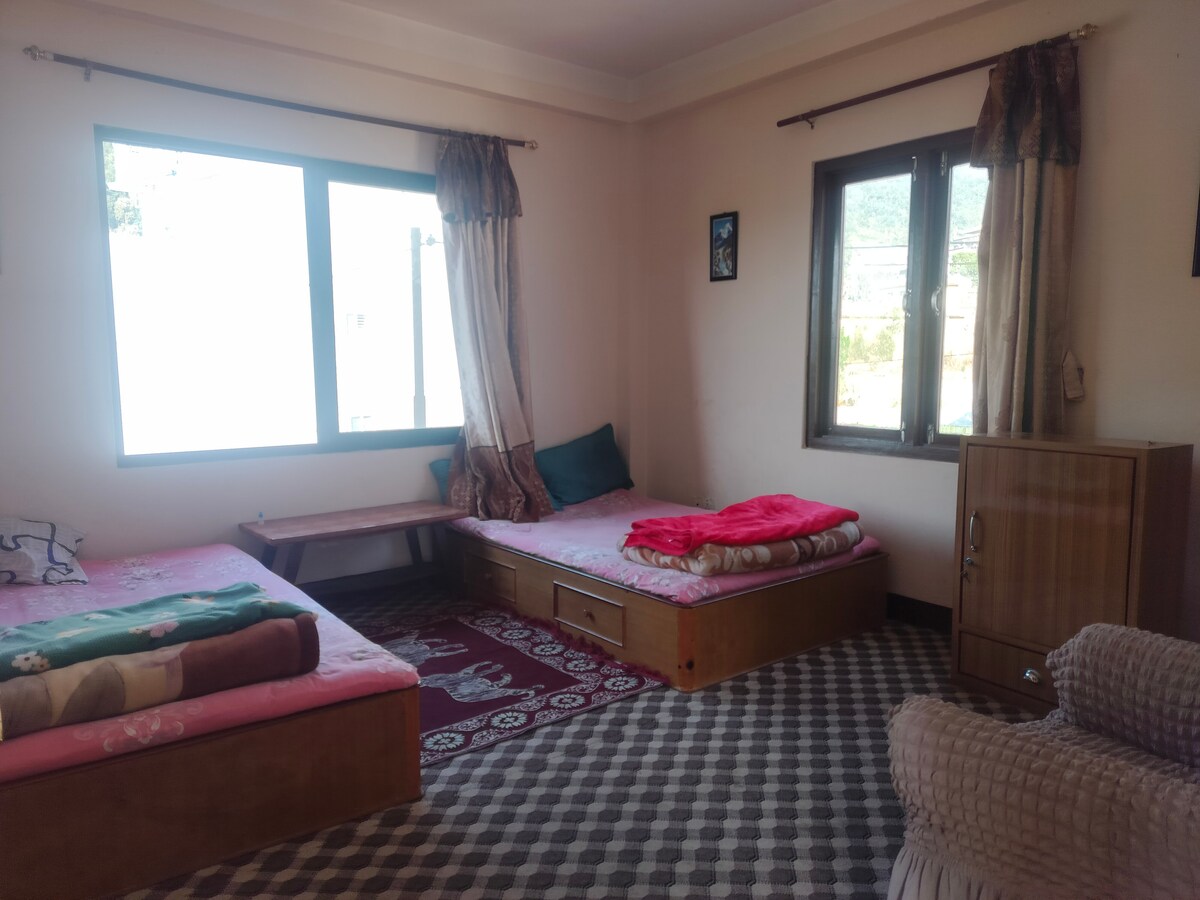 family guest house in heart of Parping, green hill — photo