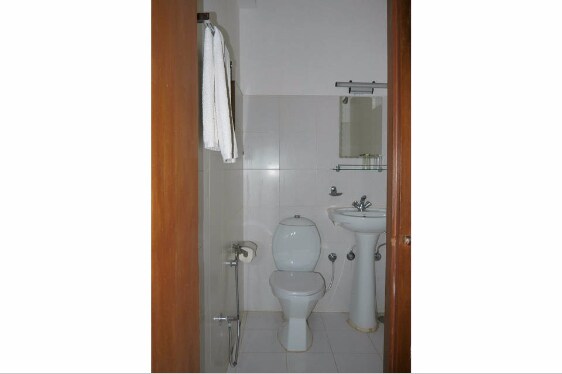 Peace Dragon Lodge. Basic Double. Private shower — photo