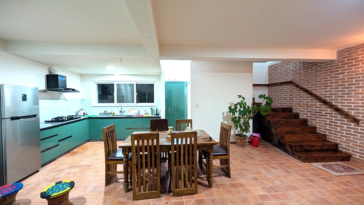 Valley View Home — photo