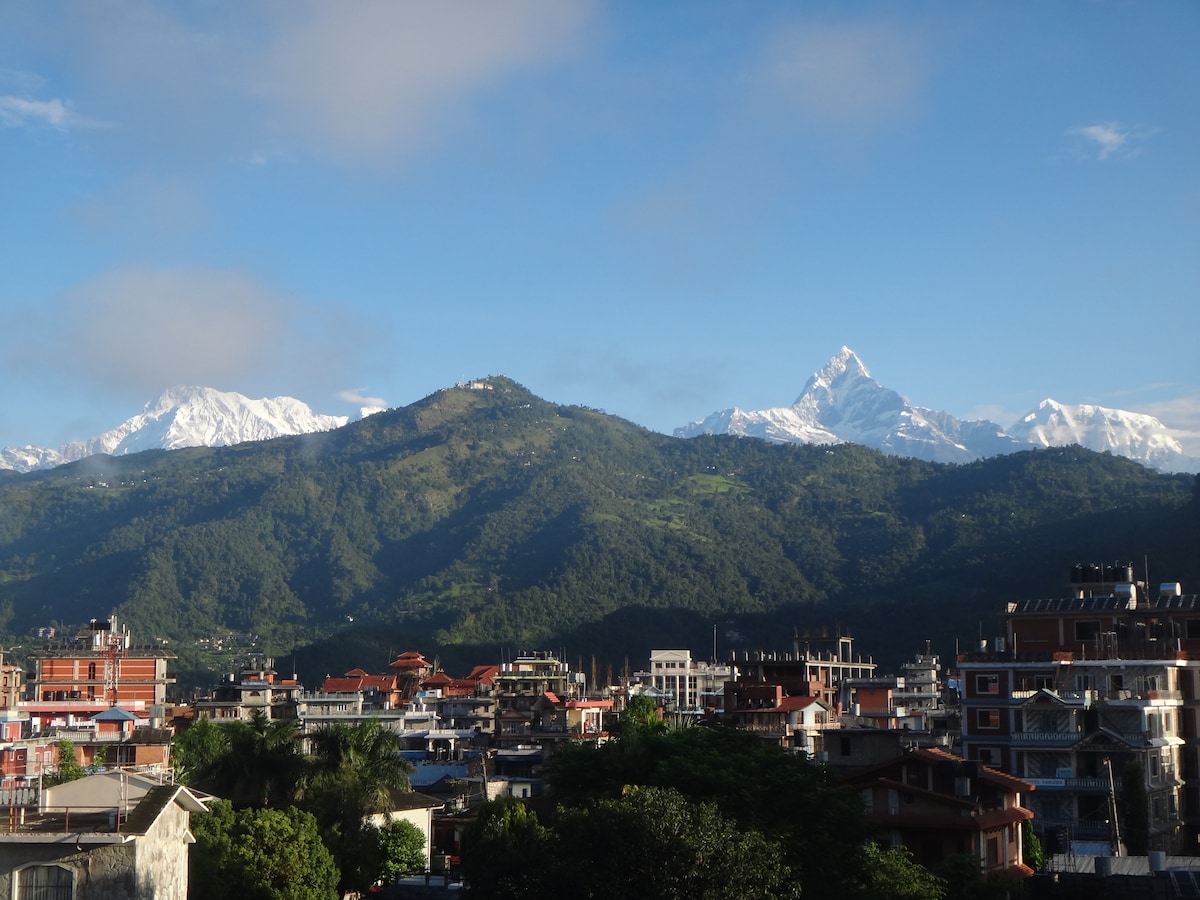 Glamorous room w/ roof access for Yoga &Meditation — photo