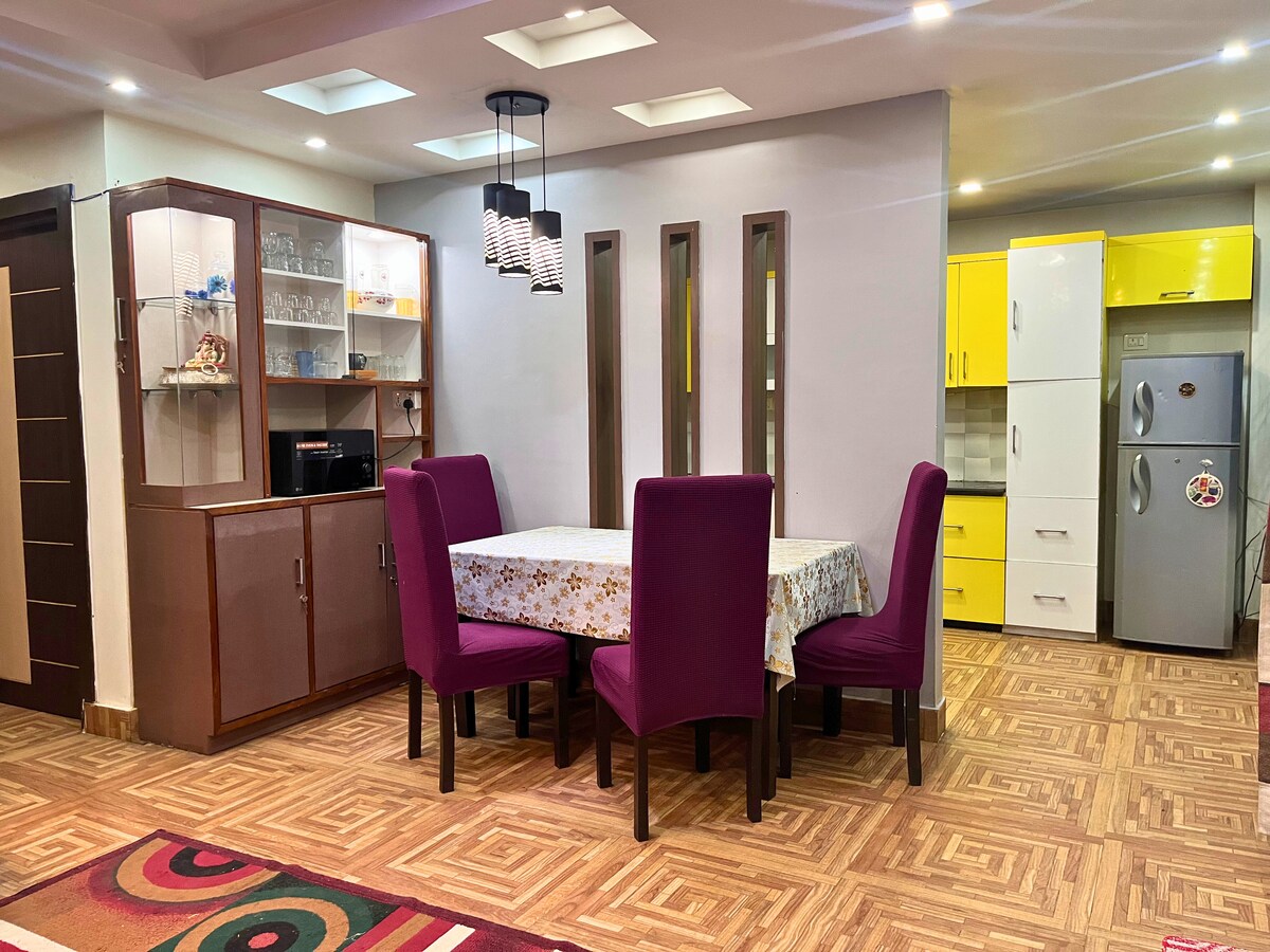 Bright 2BHK Apt in Hattiban with a Cozy Balcony — photo