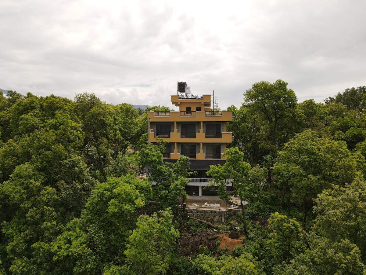 Dine & stay with nature!