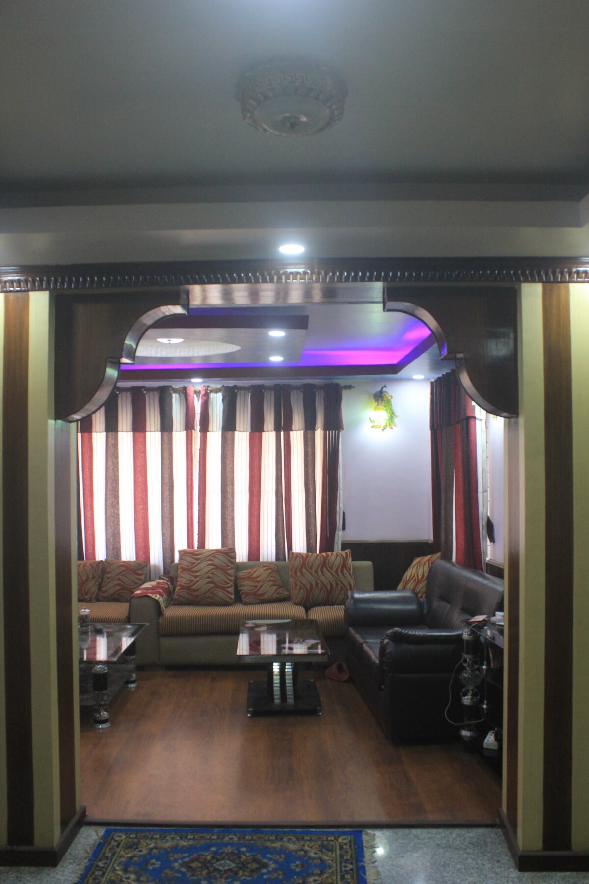 Elegant Modern Family House near Airport