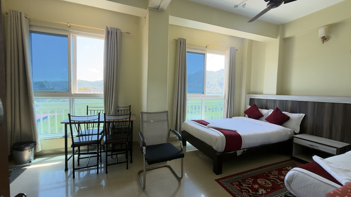 Room For 3 w/Private Kitchen & Attached Bathroom — photo