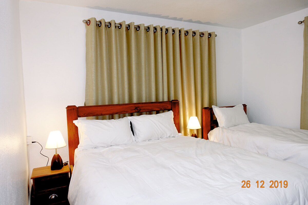 Himalayan Comfort 2BHK Apartment near Thamel — photo