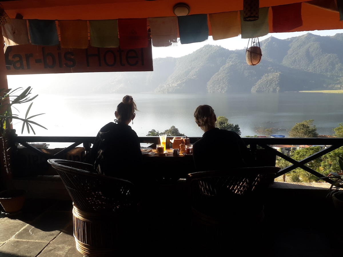 The Parbati Room: Beautiful Lakeview Private Room