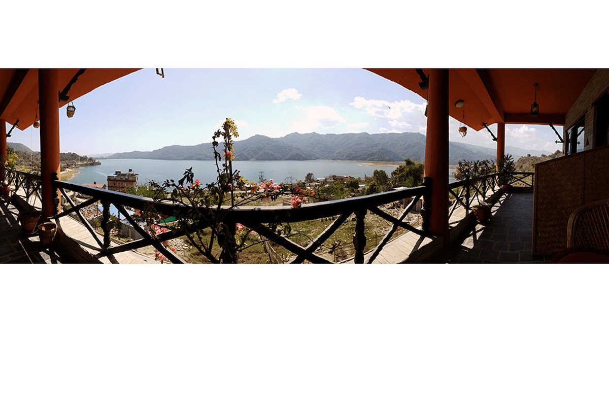 The Parbati Room: Beautiful Lakeview Private Room — photo