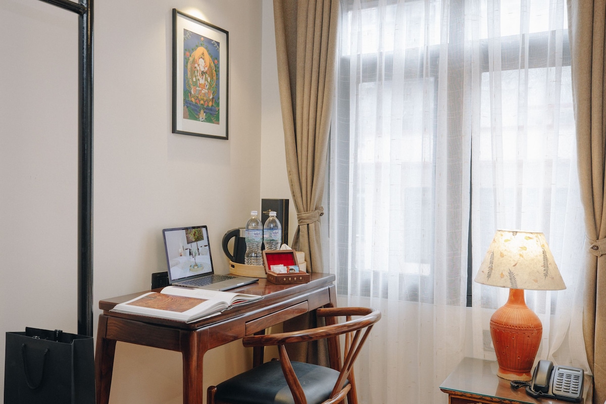 SUPER HOST | Chic Queen Size Bed with Breakfast! — photo