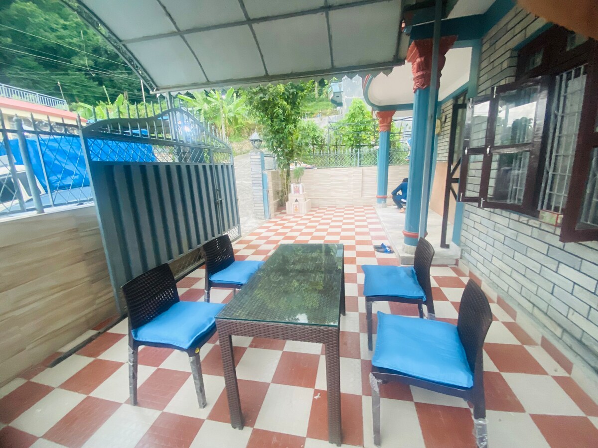 Cheerful 2 bed room flat with parking near forest. — photo